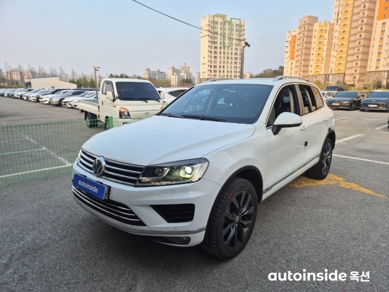 폭스바겐 뉴 투아렉 V6 3.0 TDI 블루모션 프리미엄 7P5