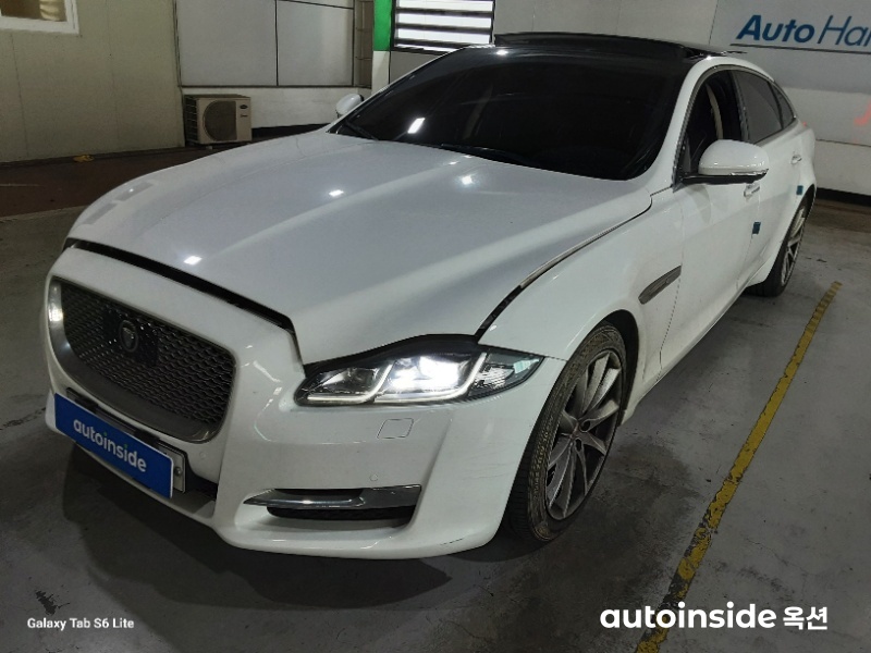 재규어 뉴 XJ 3.0d V6 LWB 프리미엄 럭셔리 X351